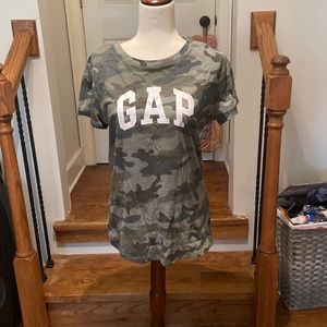 Gap t-shirt! L! Never worn!